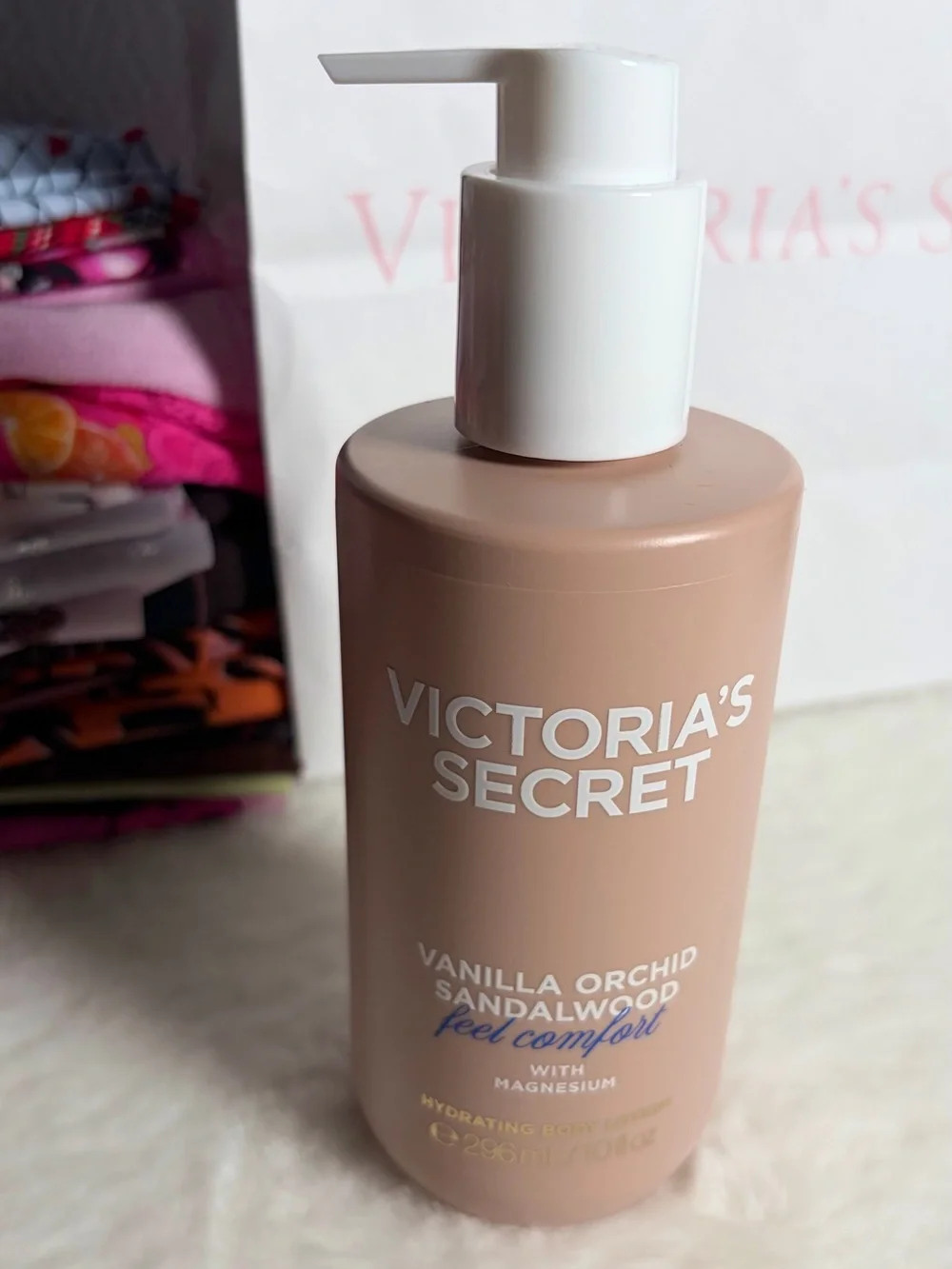 Victoria’s Secret - VANILLA ORCHID SANDALWOOD with magnesium - Body Lotion